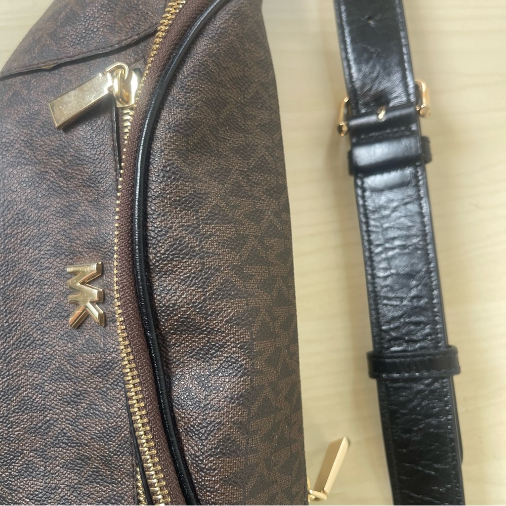Michael Kors Belt Bag - Picture 5 of 9